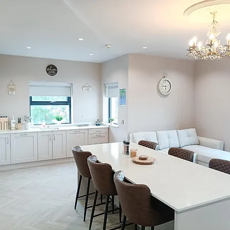 New Spacious Coastal Retreat * Dunfanaghy