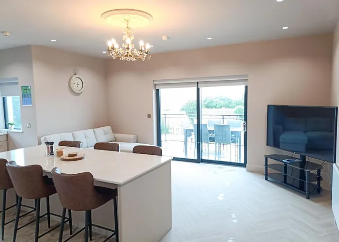 New Spacious Coastal Retreat Appartement *