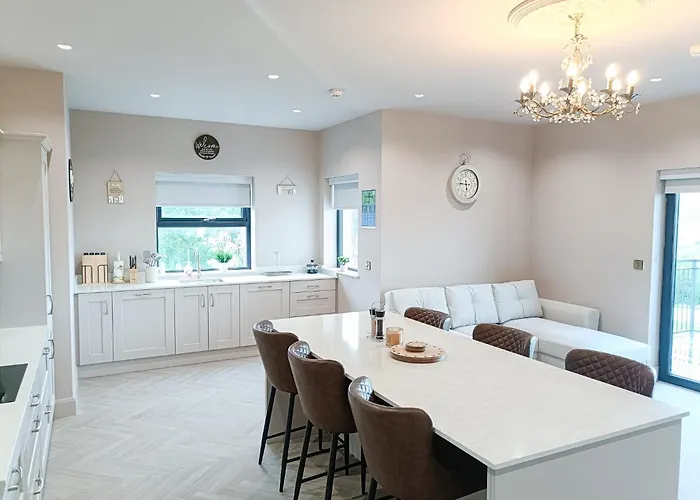 Ocean Breeze Apt 2 * 邓法纳希
