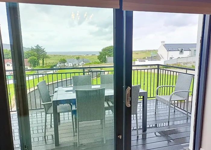 New Spacious Coastal Retreat Appartement