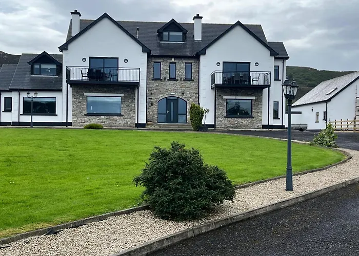 New Spacious Coastal Retreat